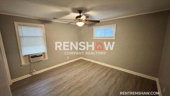 Building Photo - 1059 Maria St