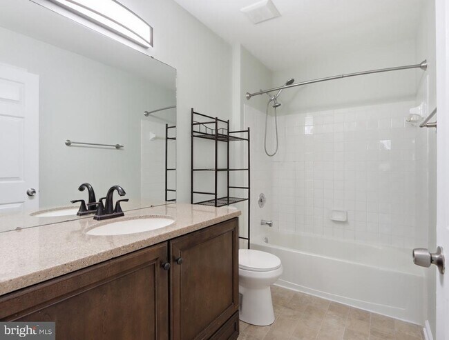 Building Photo - 8 Quails Nest Ct
