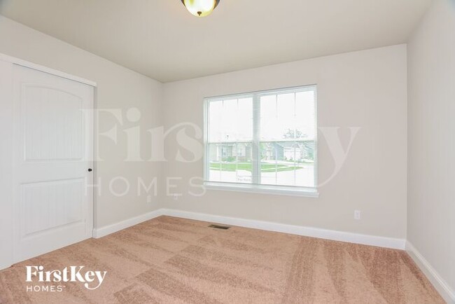 Building Photo - 1811 Barclay Trail Dr