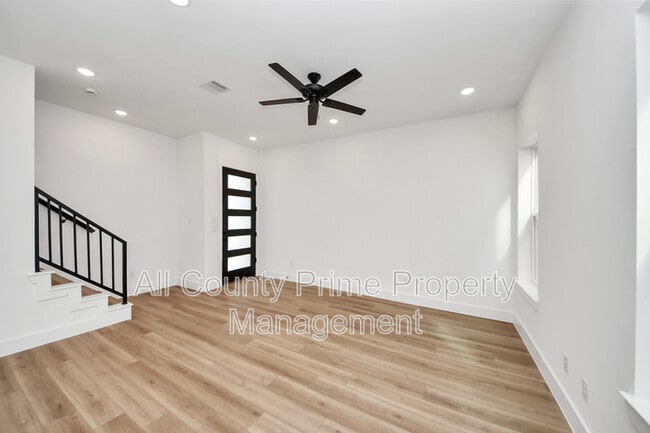 Building Photo - 2708 Bostic St