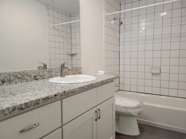 Building Photo - 7823 Detroit St