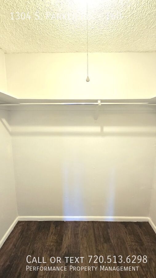 Building Photo - 1304 S Parker Rd