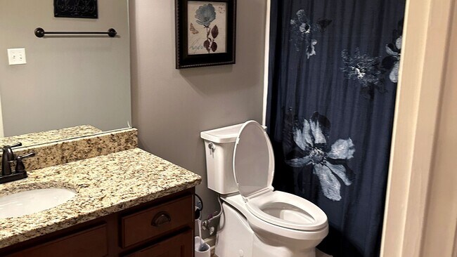 Building Photo - Large Townhouse in Stonewall Farms in Hixson