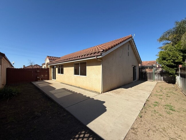 Building Photo - Single Story Home Located in The Gated Community of Hidden Pines