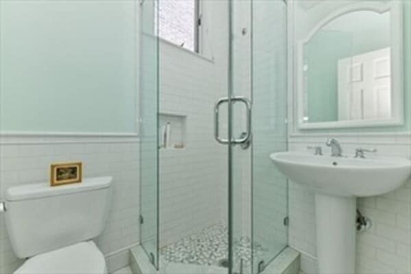 Building Photo - 39 Pinckney St