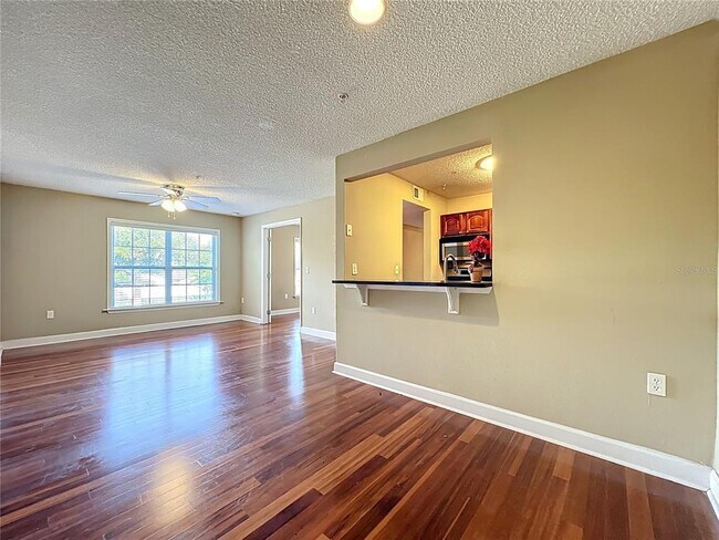 Building Photo - 2065 Dixie Belle Dr