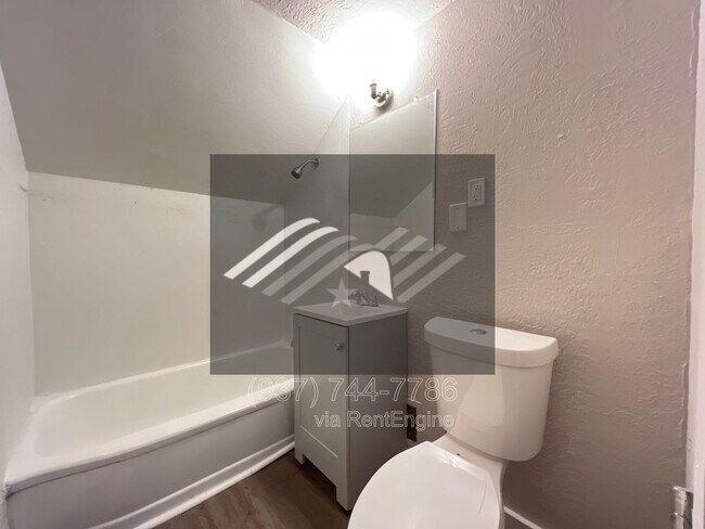 Building Photo - 1548 Lingo St