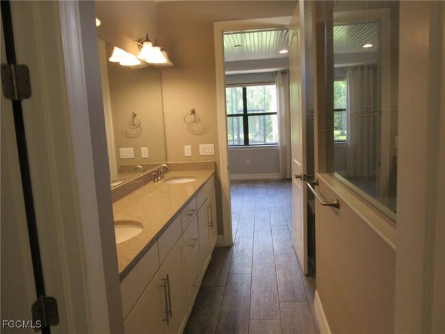 Building Photo - 14589 Laguna Dr