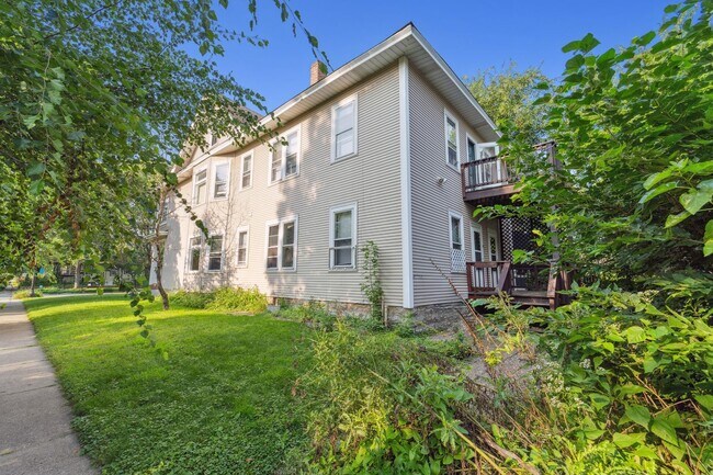 Building Photo - 1223 Dayton Ave