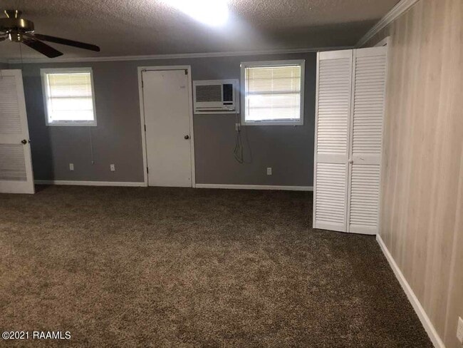 Building Photo - 2809 S Curtis Dr