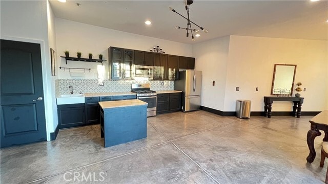 Building Photo - 17858 Sidwell St