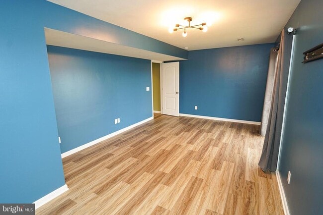 Building Photo - 641 Rosemary Dr