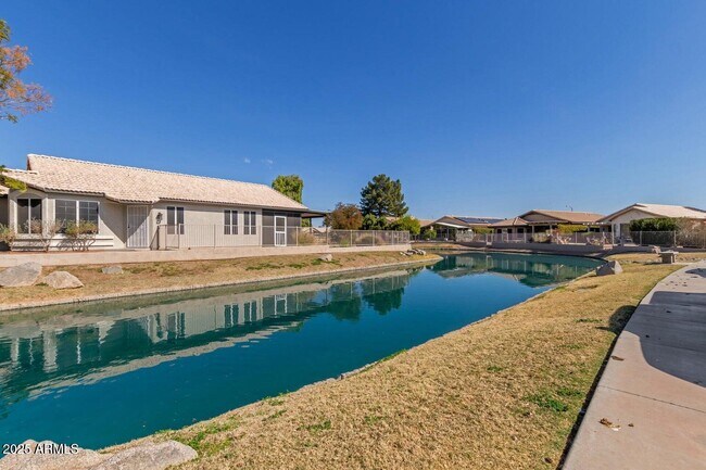 Building Photo - 10659 W Yukon Dr