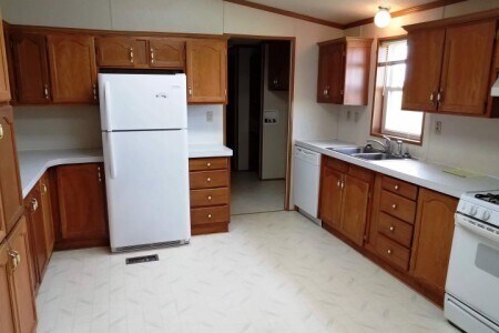 Building Photo - 3831 Plains Dr
