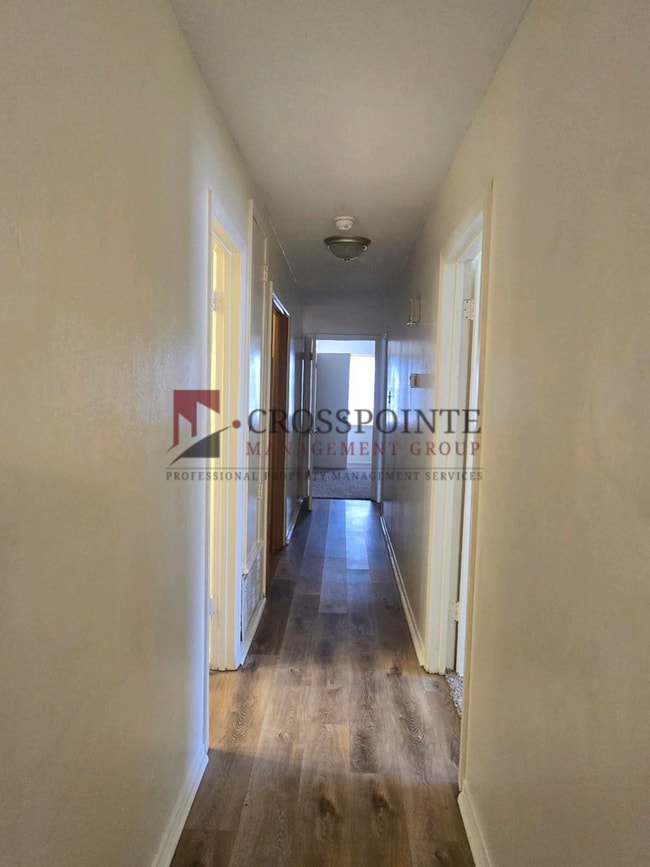 Building Photo - Coming Soon! Cozy 3 Bedroom Unit!