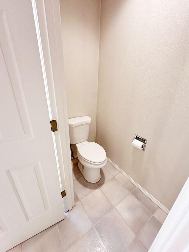 Building Photo - Gorgeous 4-Bedroom, 2.5-Bathroom House in ...