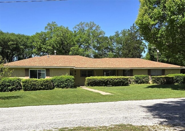 Primary Photo - 135 Redbud St