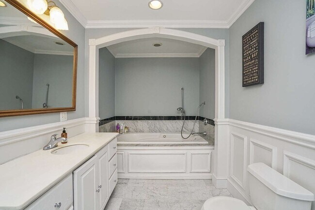 Building Photo - 278 K St