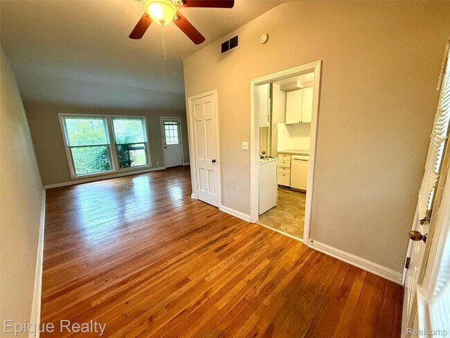 Building Photo - 2824 Whitewood St