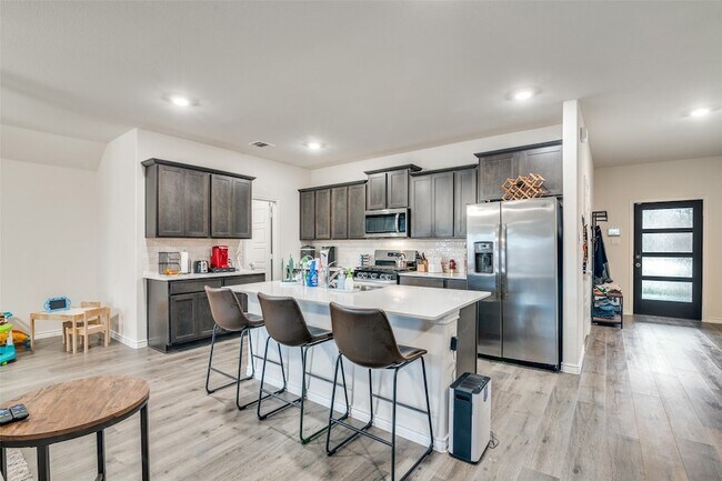 Building Photo - 8366 Slowburn Dr