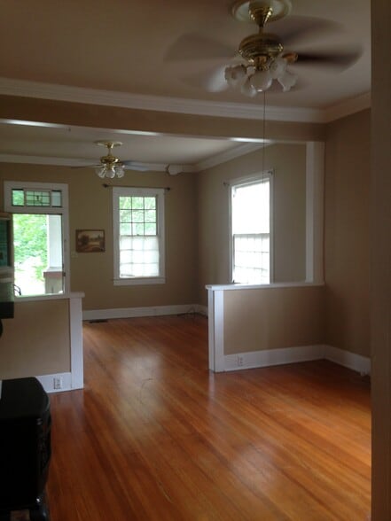 Living room view - 746 Europe St