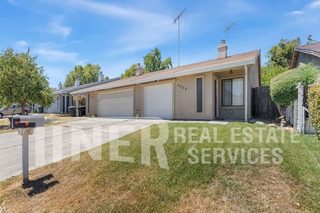 Building Photo - 5535 E Knoll Dr