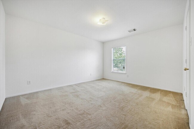 Building Photo - 15627 Haleys Landing Ln