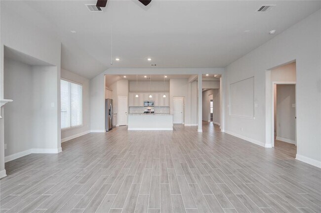 Building Photo - 12704 Southern Oaks Landing