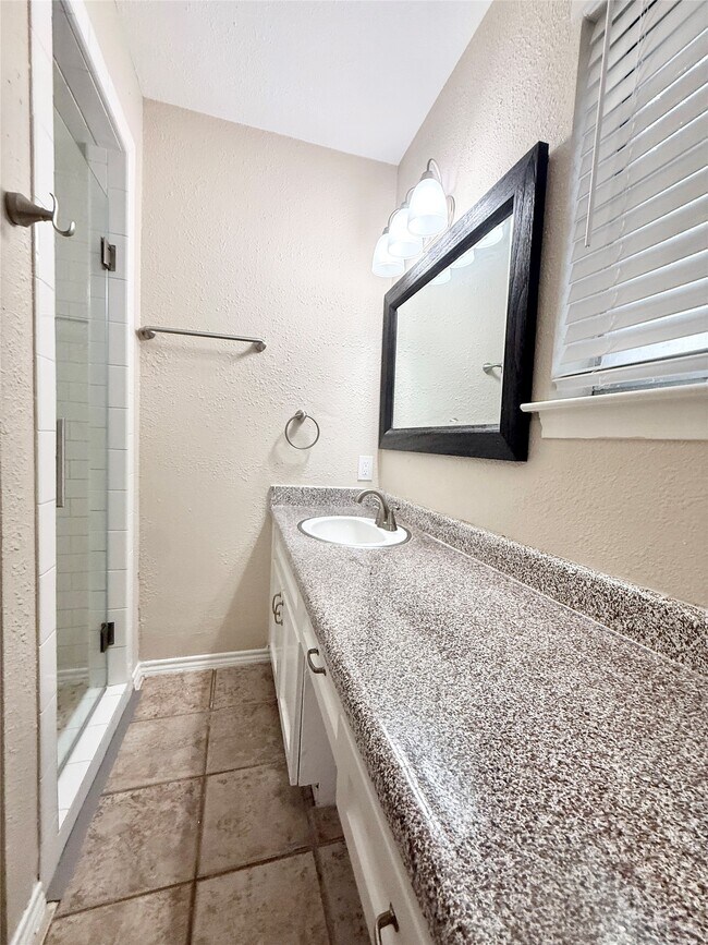 Building Photo - 109 Houston St