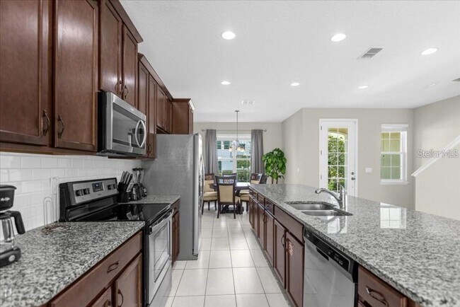 Building Photo - 1540 Carey Palm Cir