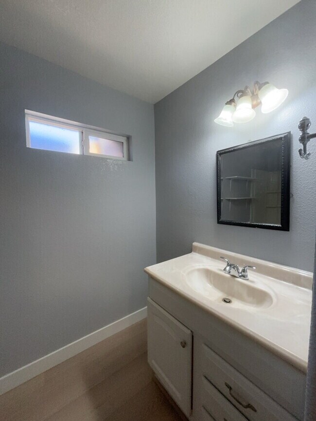 Building Photo - 3 Bedroom home,  just remodeled for you!