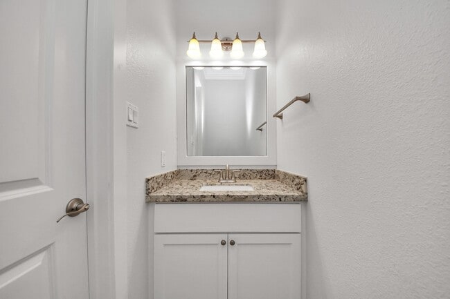 Building Photo - 1320 Dorothy St