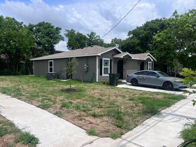 Primary Photo - 1103 Attas Ave