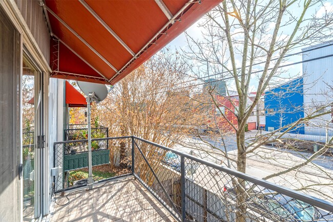 Building Photo - 3 N Ennis St