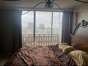 Building Photo - 2016 Main St