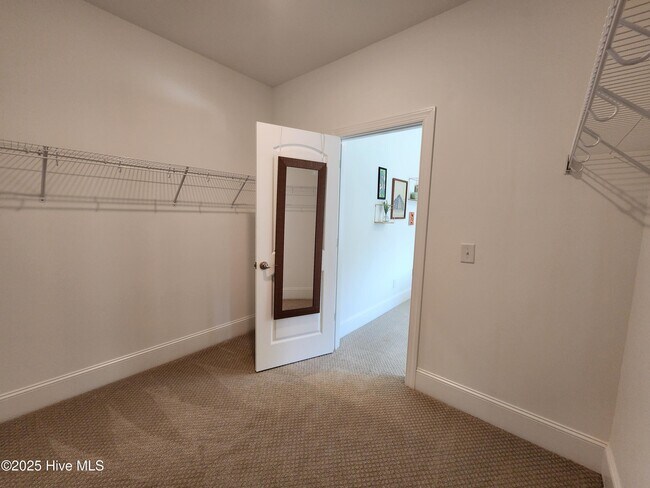 Building Photo - 380 Lake Firefly Loop