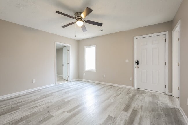 Building Photo - 614 S Depot St