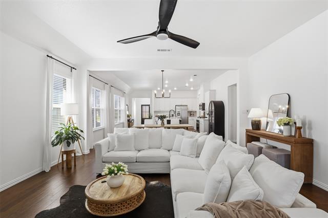 Building Photo - 15137 Devonne Dr