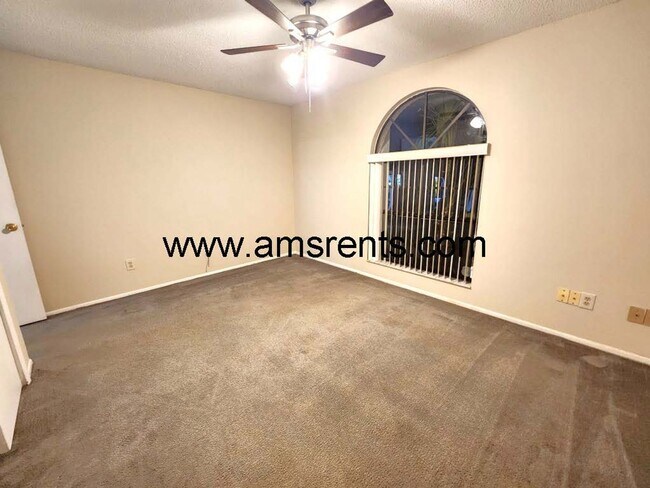 Building Photo - Spacious 3 bedroom 2 bath in Kissimmee