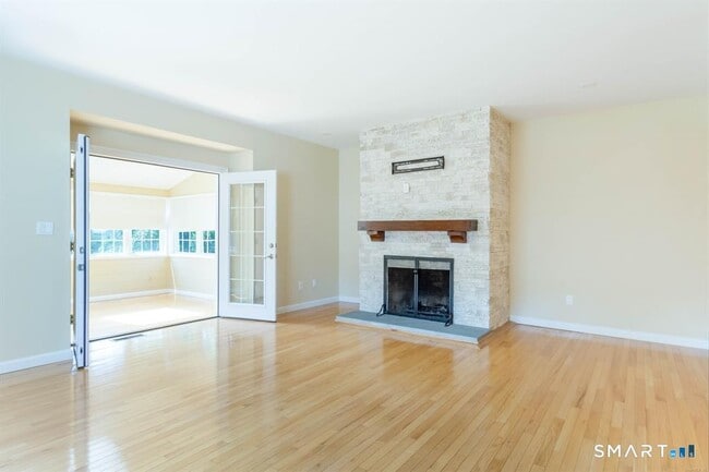 Building Photo - 309 Aspetuck Trail