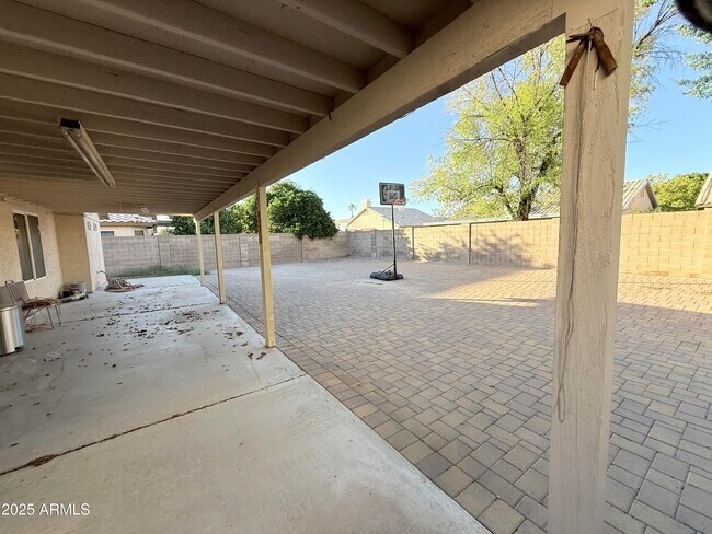 Building Photo - 4762 W Taro Dr
