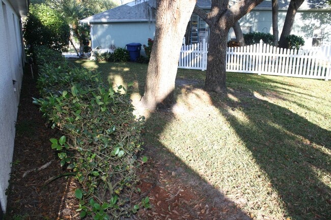 Building Photo - Beautiful 3 Bedroom two Bath