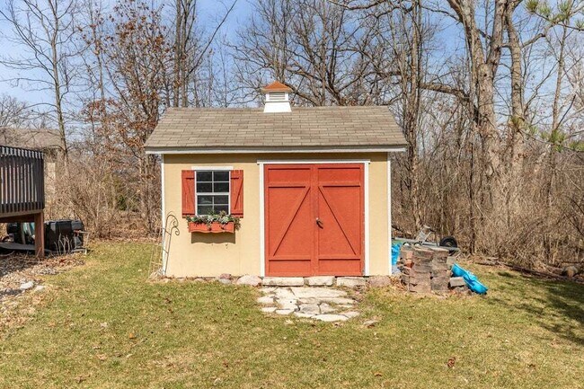 Building Photo - 9885 Belmont Ct