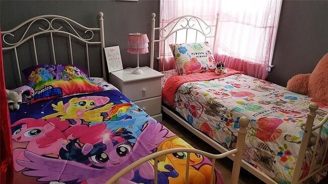 Building Photo - 521 Lonsvale Dr