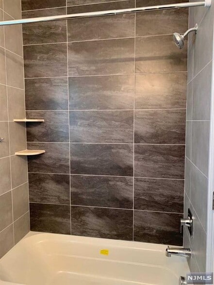 Building Photo - 231 Cleveland Ave