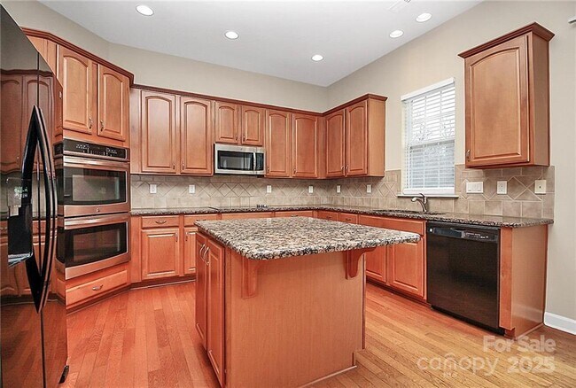 Building Photo - 311 Palmerston Ln