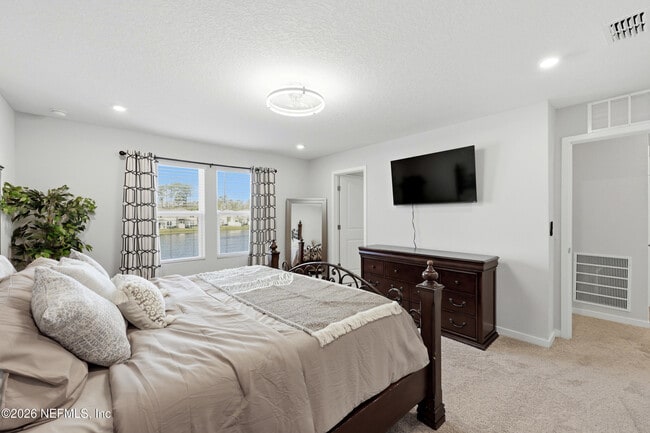 Building Photo - 14742 Cashew Ave