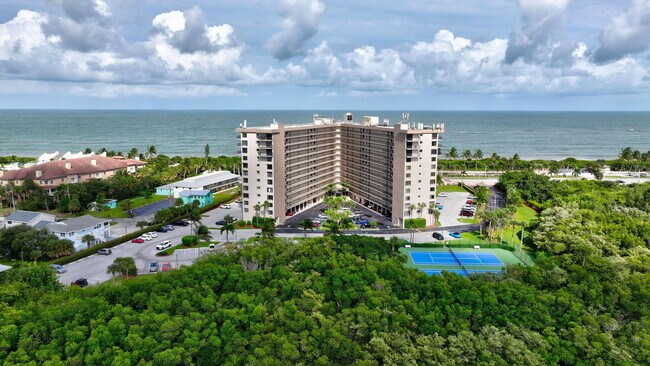 Building Photo - 801 S Ocean Dr