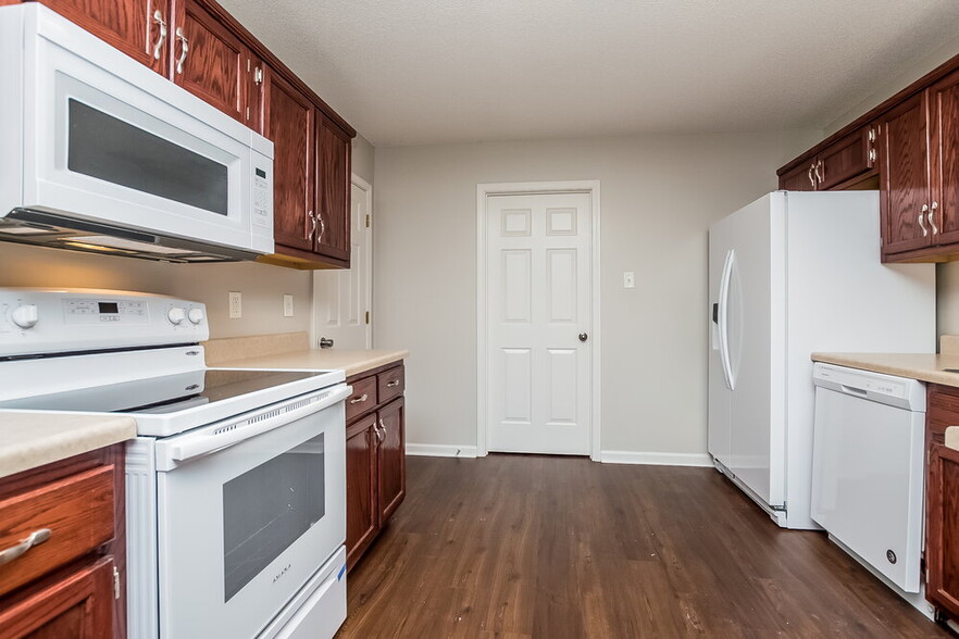 Building Photo - 7722 Pin Cove