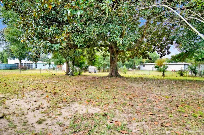 Building Photo - 51 Adkinson Dr